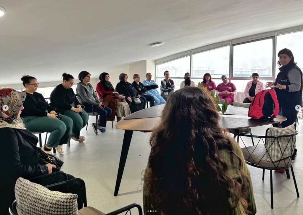 Profesyonel Yaşlı Bakım Sertifikasyon Programları Yaşlı Bakım Merkezi Uzmanlık Sertifikası ve Disiplinli Kadro