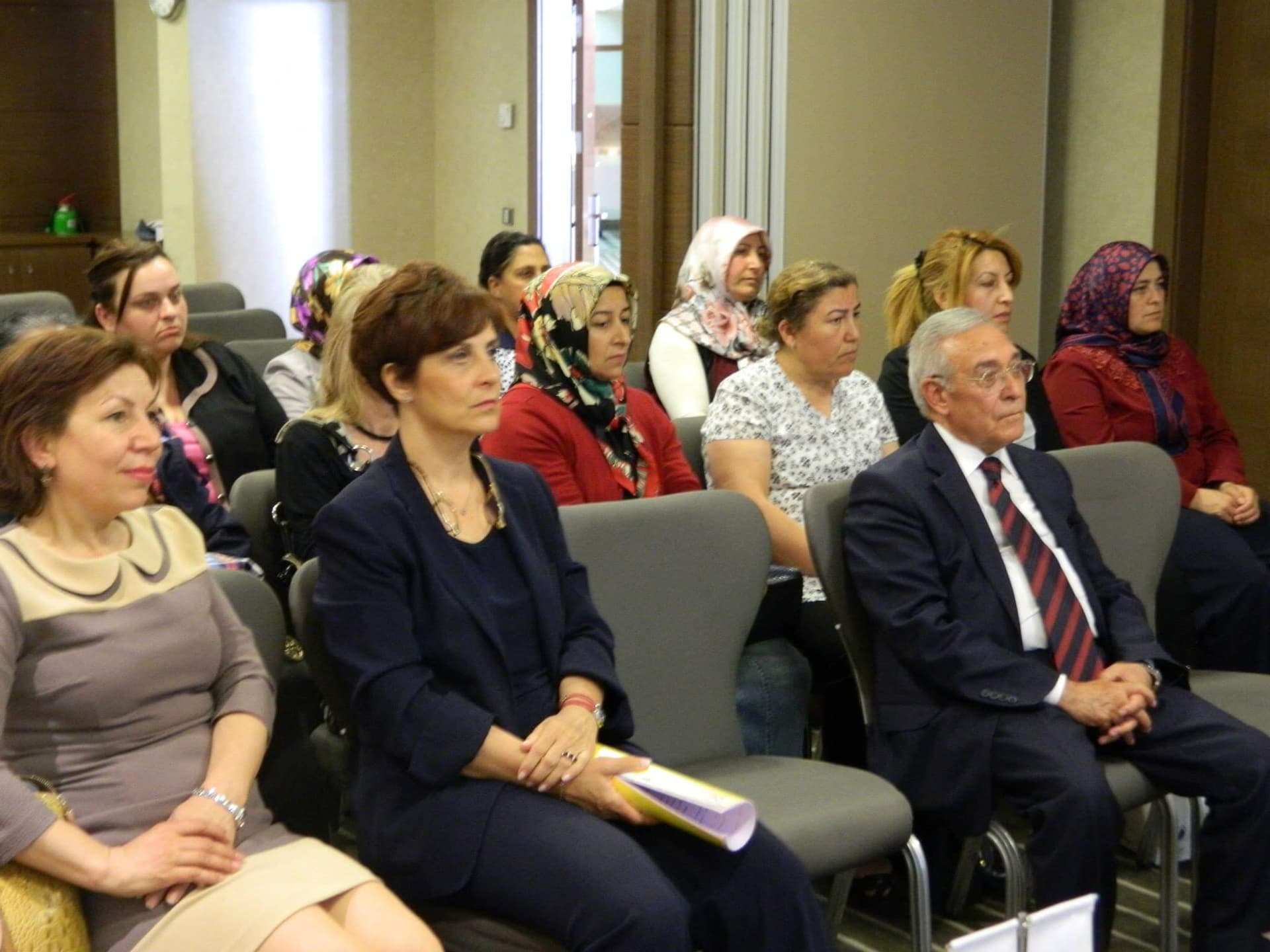 Alzheimer Bakım Eğitimi Ankara - Yörtürk Huzurevi Eğitim Programı — Ankara Huzurevi Alzheimer Bakım Eğitimi Ankara - Yörtürk Huzurevi Eğitim Programı — Yörtürk Huzurevi Ankara