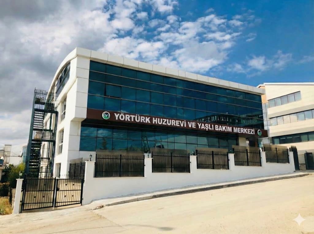 Huzurevi Ankara Dış Cephe Görünümü - Yaşlı Bakım Tesisi Binası — Ankara Huzurevi Huzurevi Ankara Dış Cephe Görünümü - Yaşlı Bakım Tesisi Binası — Yörtürk Huzurevi Ankara