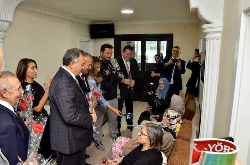 Huzurevi Ankara Ziyaretçi - Yaşlı Bakım Merkezi Resmi Ziyaret — Ankara Huzurevi Huzurevi Ankara Ziyaretçi - Yaşlı Bakım Merkezi Resmi Ziyaret — Yörtürk Huzurevi Ankara