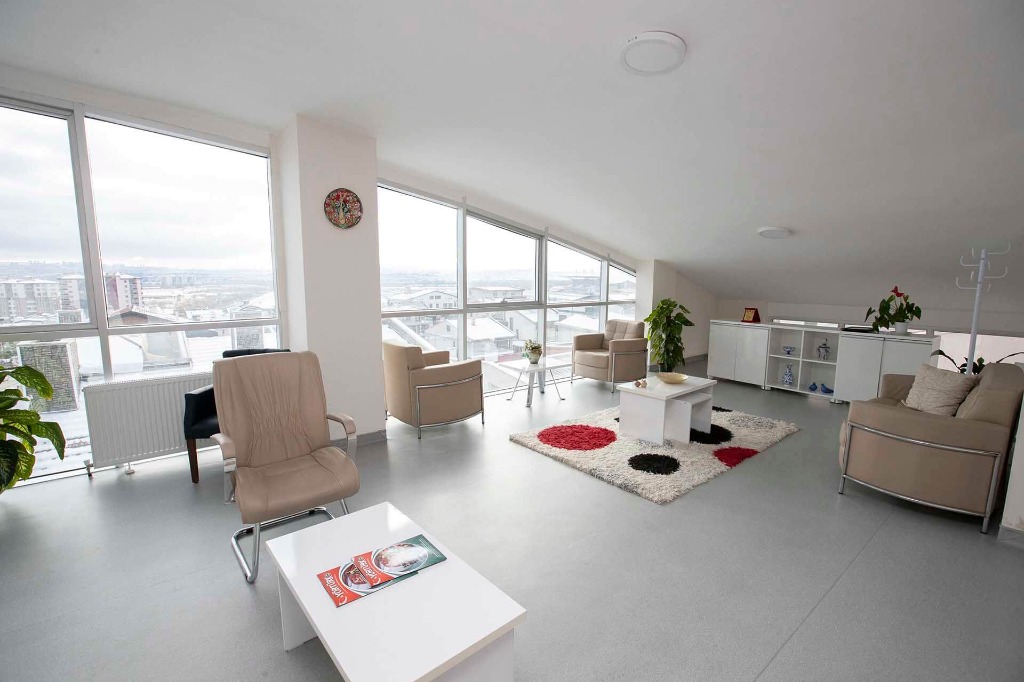 Geniş Dinlenme Salonu